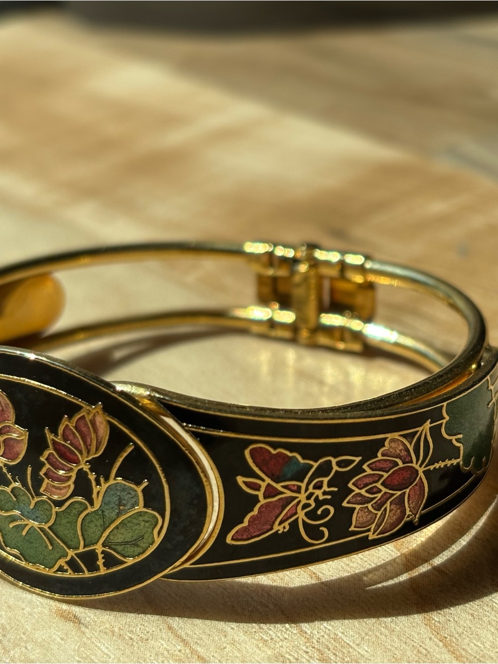 Vintage Cloisonné Gold-Tone Black Enamel Lotus Butterfly Floral Hinged Bracelet - Picture 3 of 6